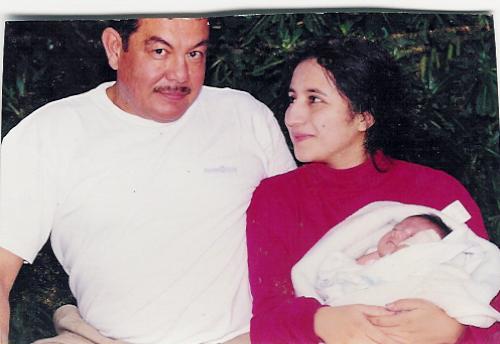 Adolfo G., Carime V., Alfa (hija), 1998,  en casa de México DF: